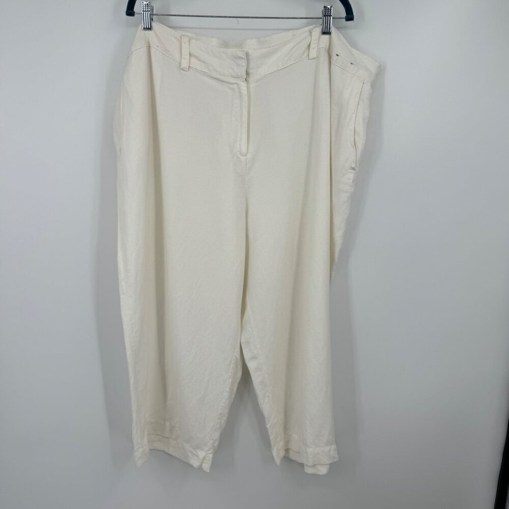 Avenue Stretch Pull On Capri Dress Pants Womens Size 26 white Linen blend White